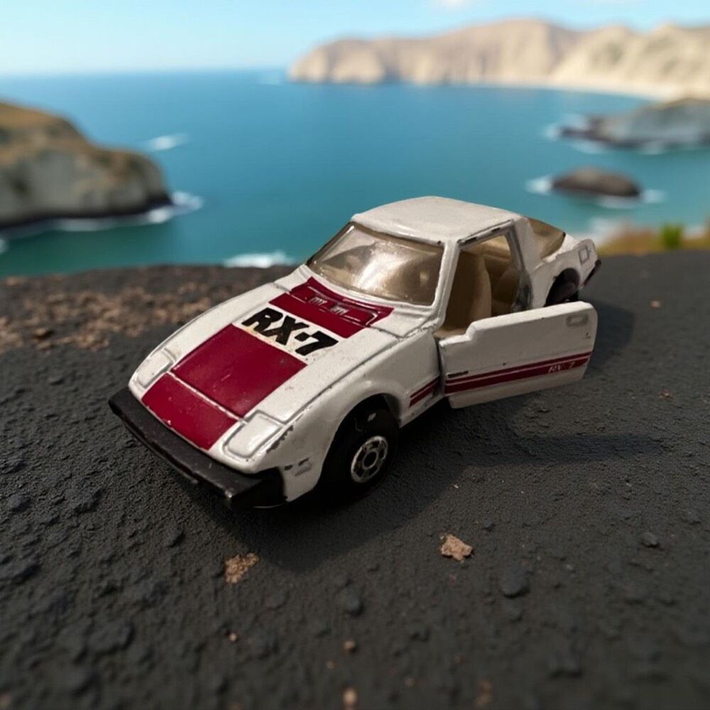 1979 MATCHBOX NO.31-D MAZDA RX-7 WHITE BODY, MAZDA RX-7 BASE THIN STRIPE CAR